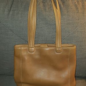 coach handbag no. m8c-9305